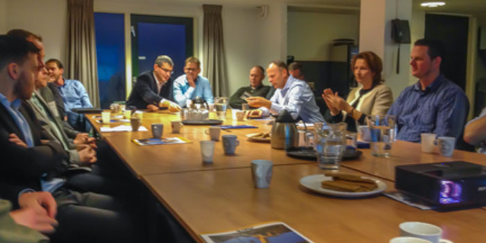 Maandag 8 december werd bij Sterk Midden Nederland te Eembrugge de derde bijeenkomst van de contactgroep Damwanden gehouden.