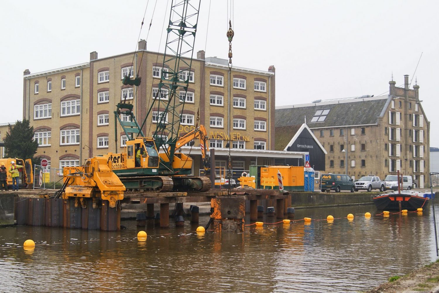 Sterk - Damwand plaatsen Stationsbrug Franeker