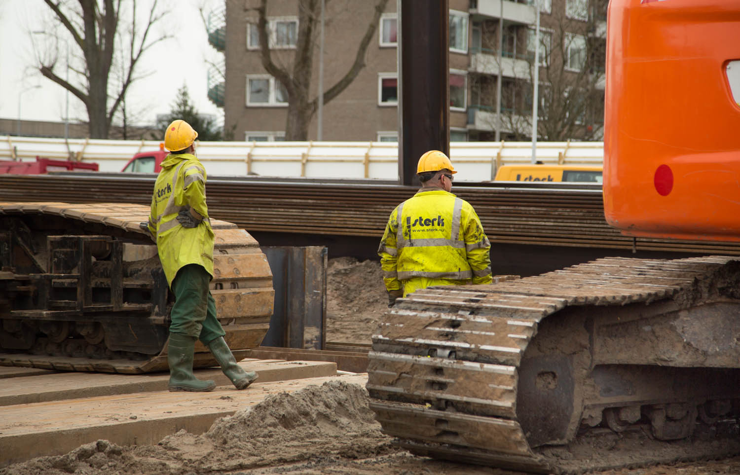 Sterk - Damwand Plaatsen Leidschendam Mall of the Netherlands