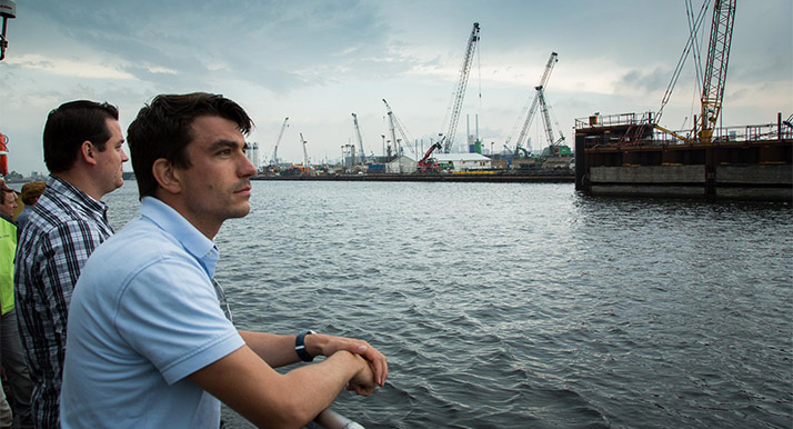 Sterk - Jong NVAF bezoekt Nieuwe Zeesluis IJmuiden