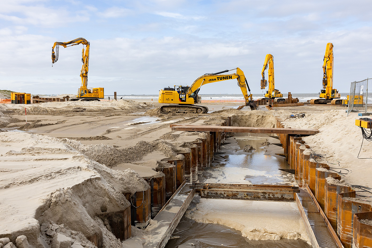 Foto 2 Sterk Velzen Cofferdam Damwand Tennet